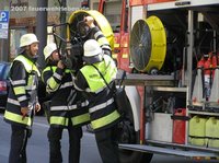 Dateiname=Berufsfeuerwehr_Muenchen_Gasalarm_038.jpg
Dateigröße=65KB
Abmessungen: 549x410
hinzugefügt am: 17. Januar 2009 Berufsfeuerwehr_Muenchen_Gasalarm_038.jpg
