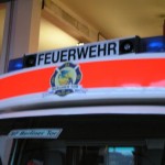 feuerwehr-hamburg-002 Blaulichtbalken RTW mit Wachlogo