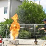 feuerwehr-ismaning-p7090042ff Brennendes Fett mit Wasser