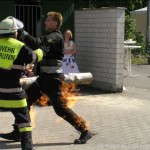 feuerwehr-ottobrunn-p7010004 Brennende Person