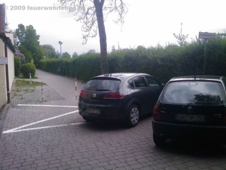 feuerwehrzufahrt_zugeparkt_001 feuerwehrzufahrt_zugeparkt_001