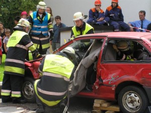 feuerwehreinsatz-abklemmen-batterie