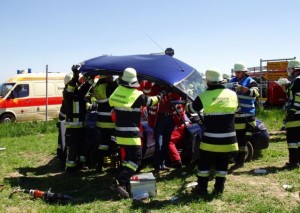 The roof came off to ensure safe rescue of patient. Traffic accident with a trapped person (Picture: KFV Dachau)