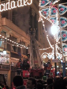 A room fire with 1 firefighting truck and 1 aerial platform: the norm in Madrid