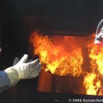 Flammenhölle im Brandcontainer