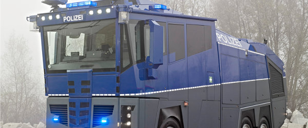 wasserwerfer-polizei-teaser