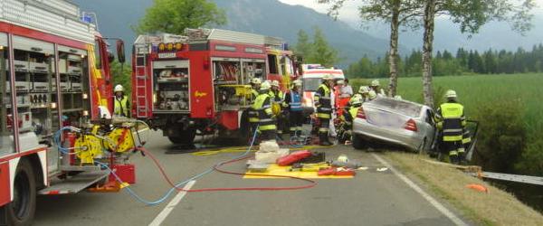 Selbstgebaute Rettungsplattform Steckleiterteile