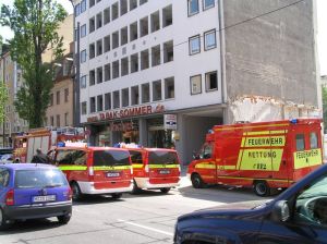 Wieviele Feuerwehreinheiten sollen zu den häufigen Fehlalarmen geschickt werden?