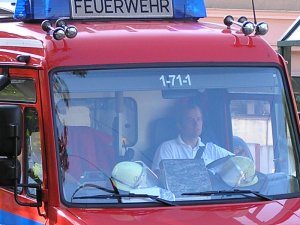 Schaut doch schon viel besser aus. Der RTW Fahrer sauber angeschnallt.