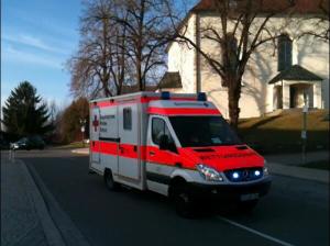 Rettungswagen auf dem Weg zum Einsatzort