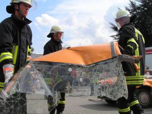 Dach ab, eine der Standardvarianten bei der Feuerwehr