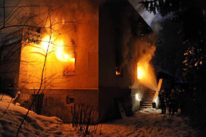 Viele Lagen sehen durch die Flammen dramatischer aus, als sie tatsächlich sind (Foto: Feuerwehr München)