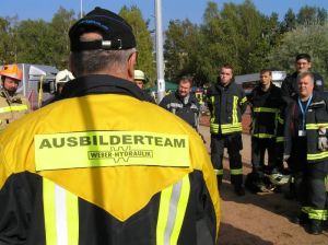 Ausbilder von Weber Rescue Systems machen als Online-Trainer bei den Webinaren mit 