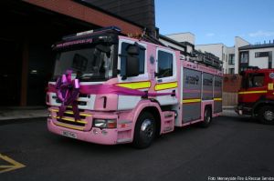Das rosa Löschfahrzeug von der Feuerwache Kensington (Foto: Merseyside Fire & Rescue Service)