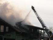 Dachstuhlbrände stellen Feuerwehren immer wieder vor besondere Herausforderungen.