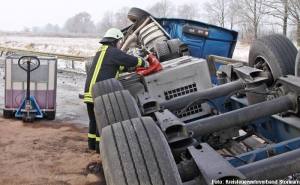 lkw_unfallbab1beibarsbuettel15_01_2013007