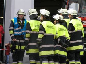 Wenn die Mannschaft antritt kann der Gruppenführer eine Lageeinweisung geben und hat alle im Blick