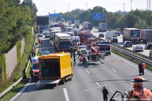 LKW Unfall Feuerwehr