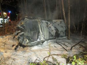 pkw-brand-verkehrsunfall-autobahn-1