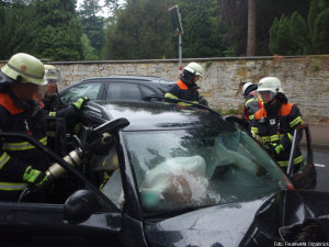 verkehrsunfall-feuerwehr-suedmersen-2