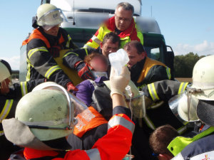 verkehrsunfall-feuerwehr-suedmersen-3