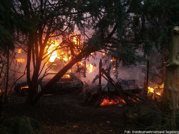 PKW Brand Feuerwehr
