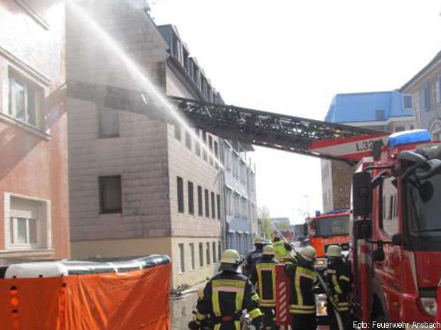 Sprungretter Wohnungsbrand Ansbach