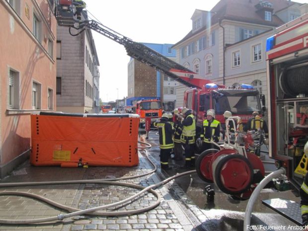 Sprungretter Wohnungsbrand Ansbach