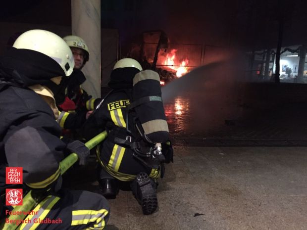 Feuer Weihnachtsmarkt Gasflaschen