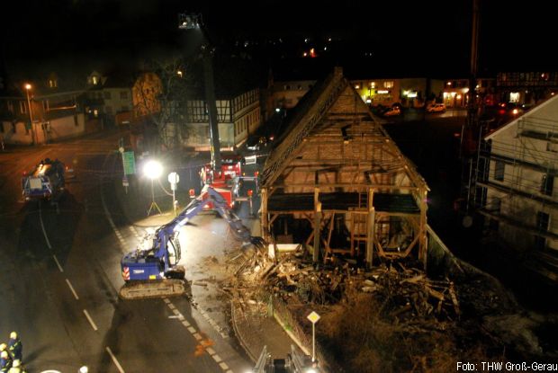 Gebäudeeinsturz THW Feuerwehr