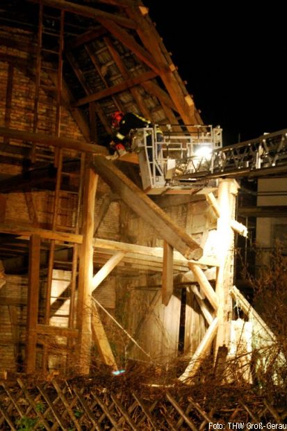 Gebäudeeinsturz THW Feuerwehr