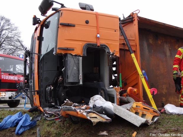 Lkw Dach entfernen Feuerwher