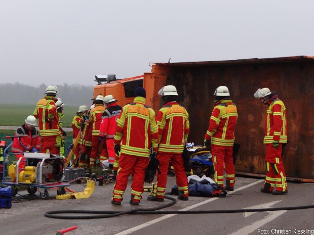 Lkw Dach entfernen Feuerwher