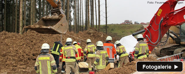 tiefbauunfall-verschuettet-feuerwehr-teaser