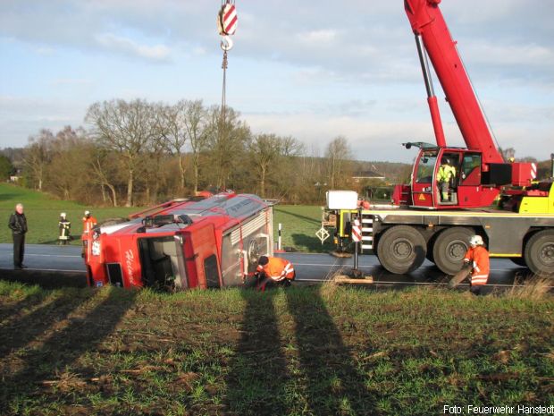 Öl Lkw umgekippt