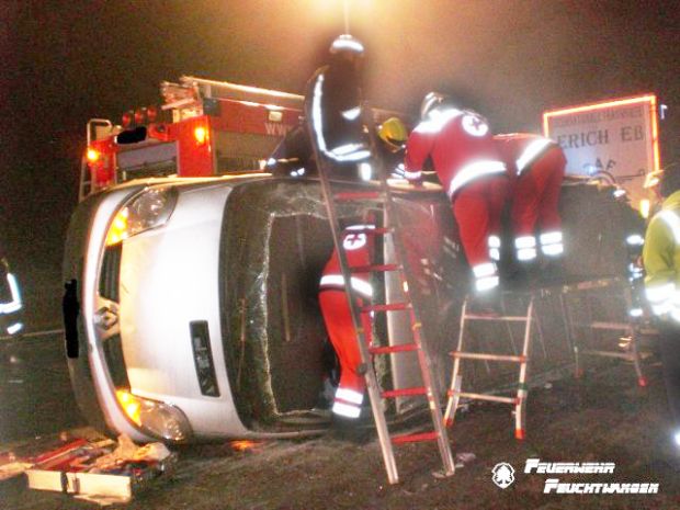 Verkehrsunfall Transporter Rettung