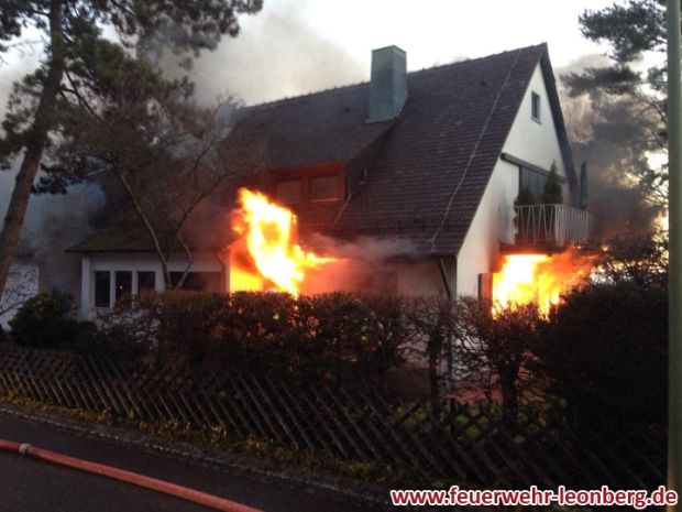 Brand Weihnachtsbaum Christbaum