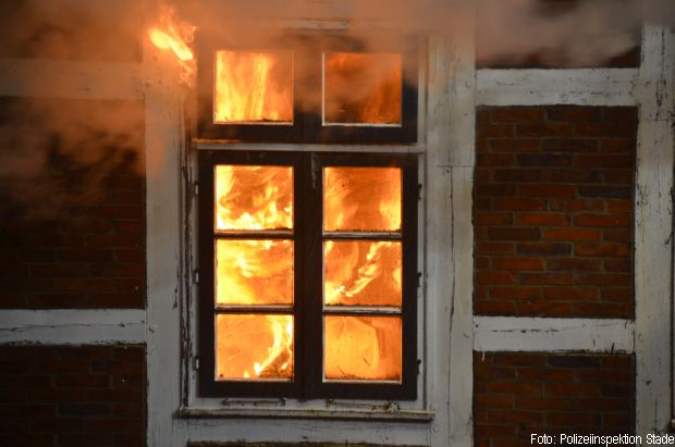 Funkenflug Reetdach Großbrand