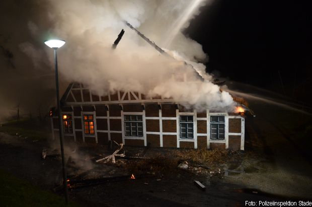 Funkenflug Reetdach Großbrand