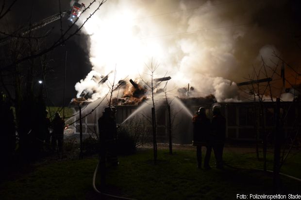 Funkenflug Reetdach Großbrand