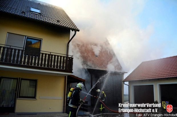 Scheunenbrand Übergriff Wohnhaus