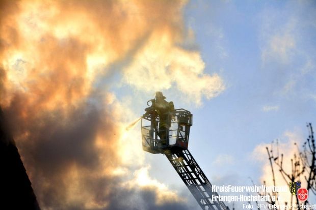 Scheunenbrand Übergriff Wohnhaus