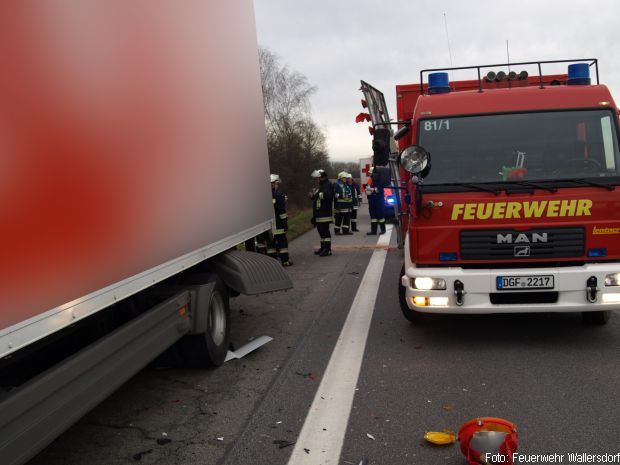Unfall Absperrung Feuerwehr