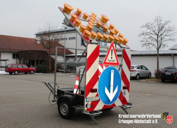 Verkehrssicherungsanhänger Autobahn Feuerwehr