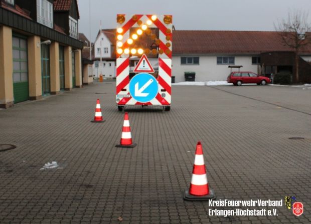 Verkehrssicherungsanhänger Autobahn Feuerwehr