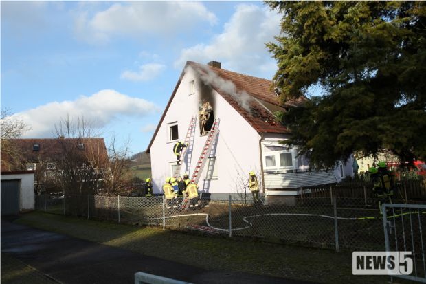Zimmerbrand Dachstuhl Innenangriff