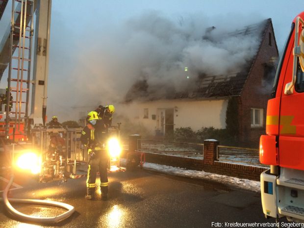 Dachstuhlbrand Feuerwehr Kaltenkirchen