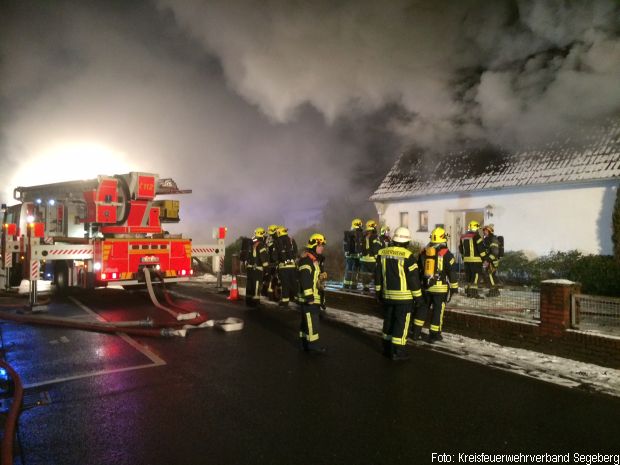 Dachstuhlbrand Feuerwehr Kaltenkirchen