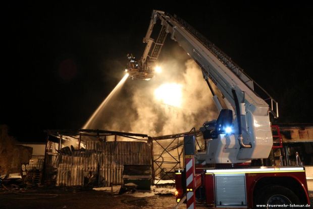 Explodierende Gasflaschen Feuerwehr