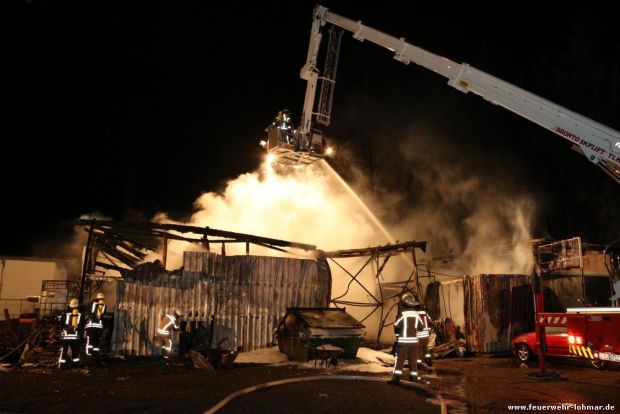 Explodierende Gasflaschen Feuerwehr